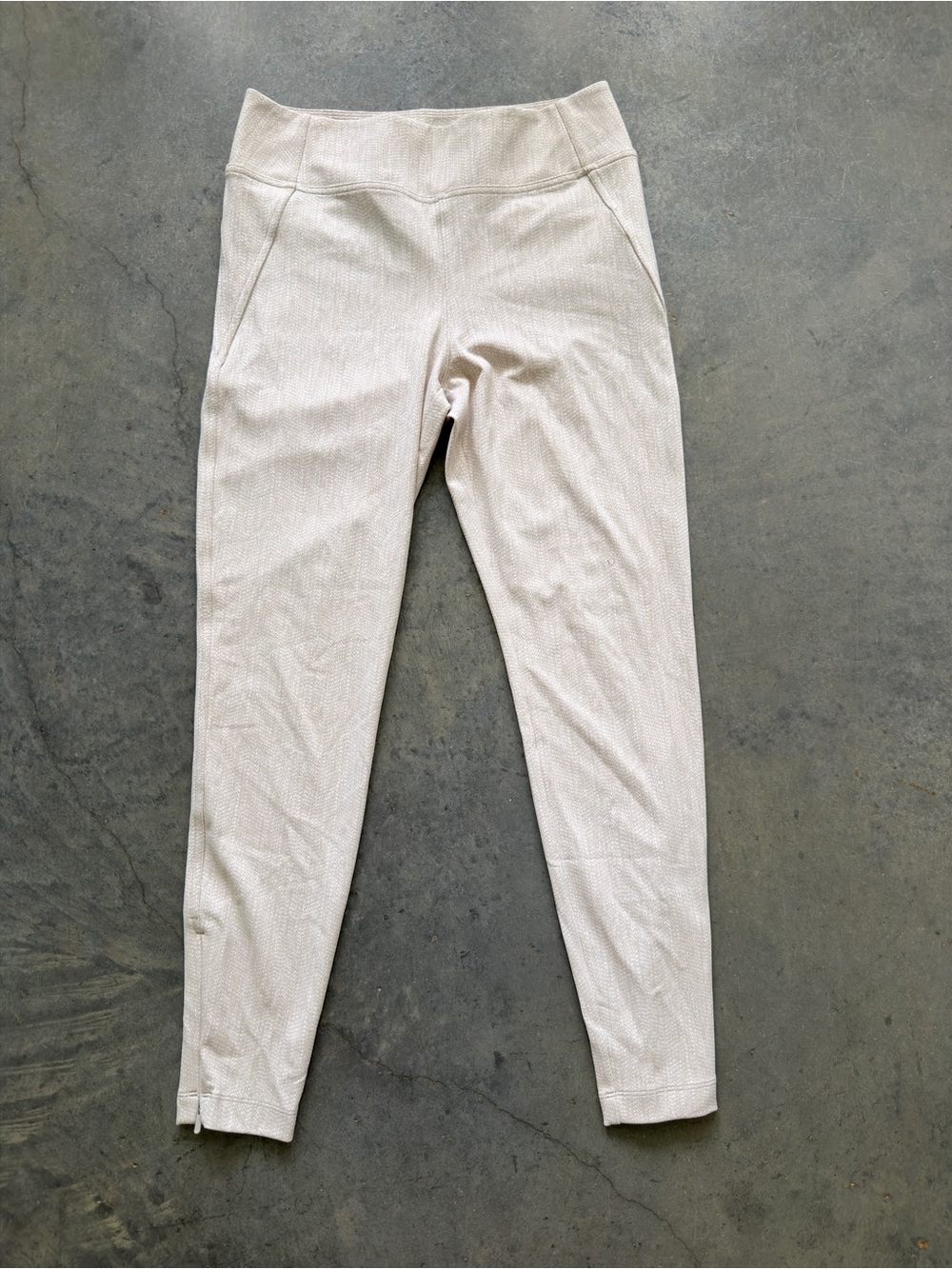 Athleta Delancey Skyline Tight Braiden Cream Textured Pants Size M Ankle Zip